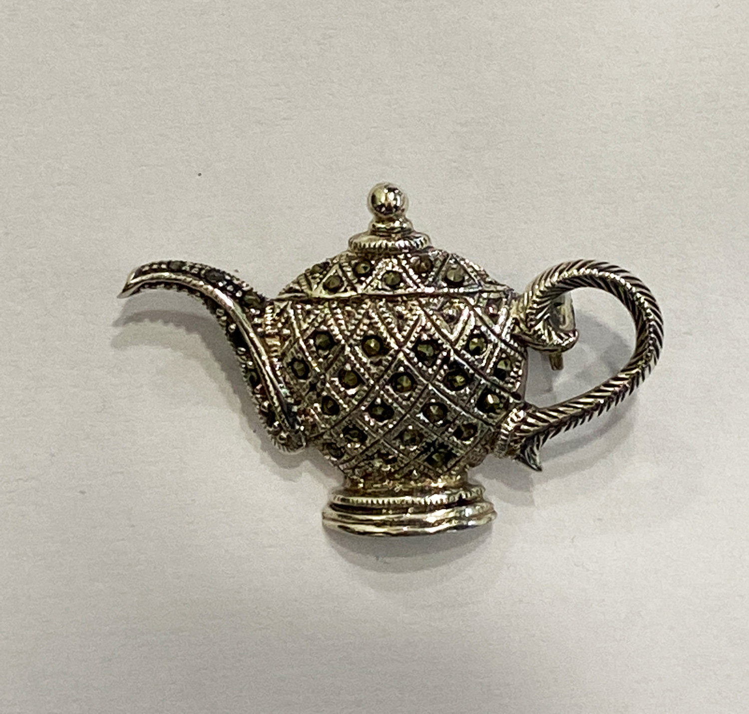 Cute Tea Kettle Brooch Merc Stones| 30×40 mm