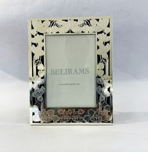 Fine Pierced Flower Pattern Photo Frame | 4x6 Inch Photo